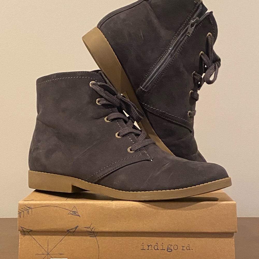 Indigo Rd. Women's Gray Ankle Boots Size 9.5